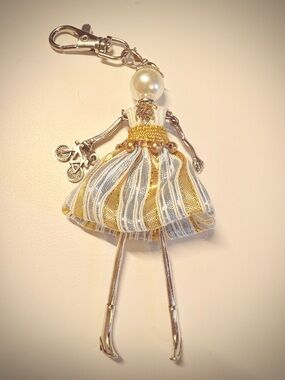 Charming Articulated Pearl Girl Keychain Bag Charm